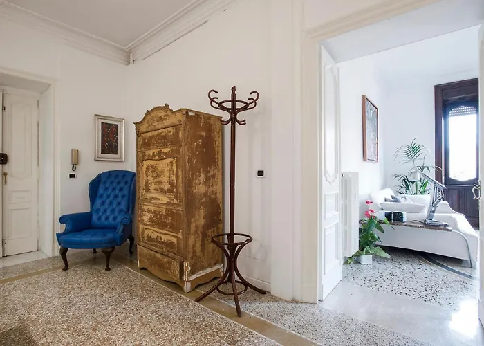 Flat Six Apartment