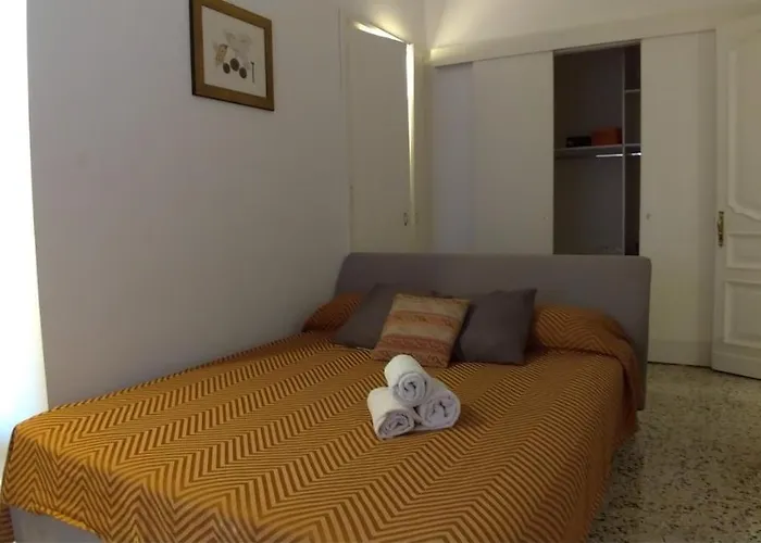 Apartment Flat Six Rom